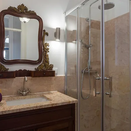 Lxroller Deluxe Mouraria Views Апартаменты *